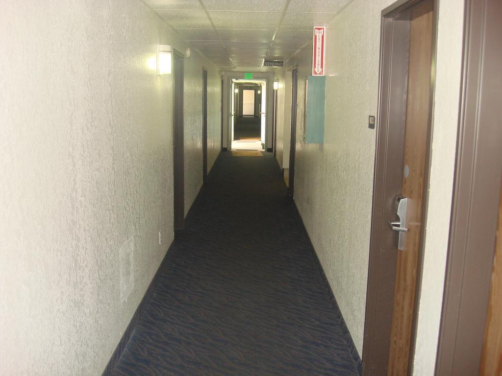 Knights Motel 2*